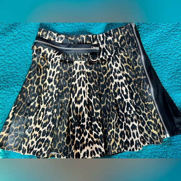 Killstar - Savage Mini Skirt - Leopard Print (Medium) NWOT - Picture 6 of 13